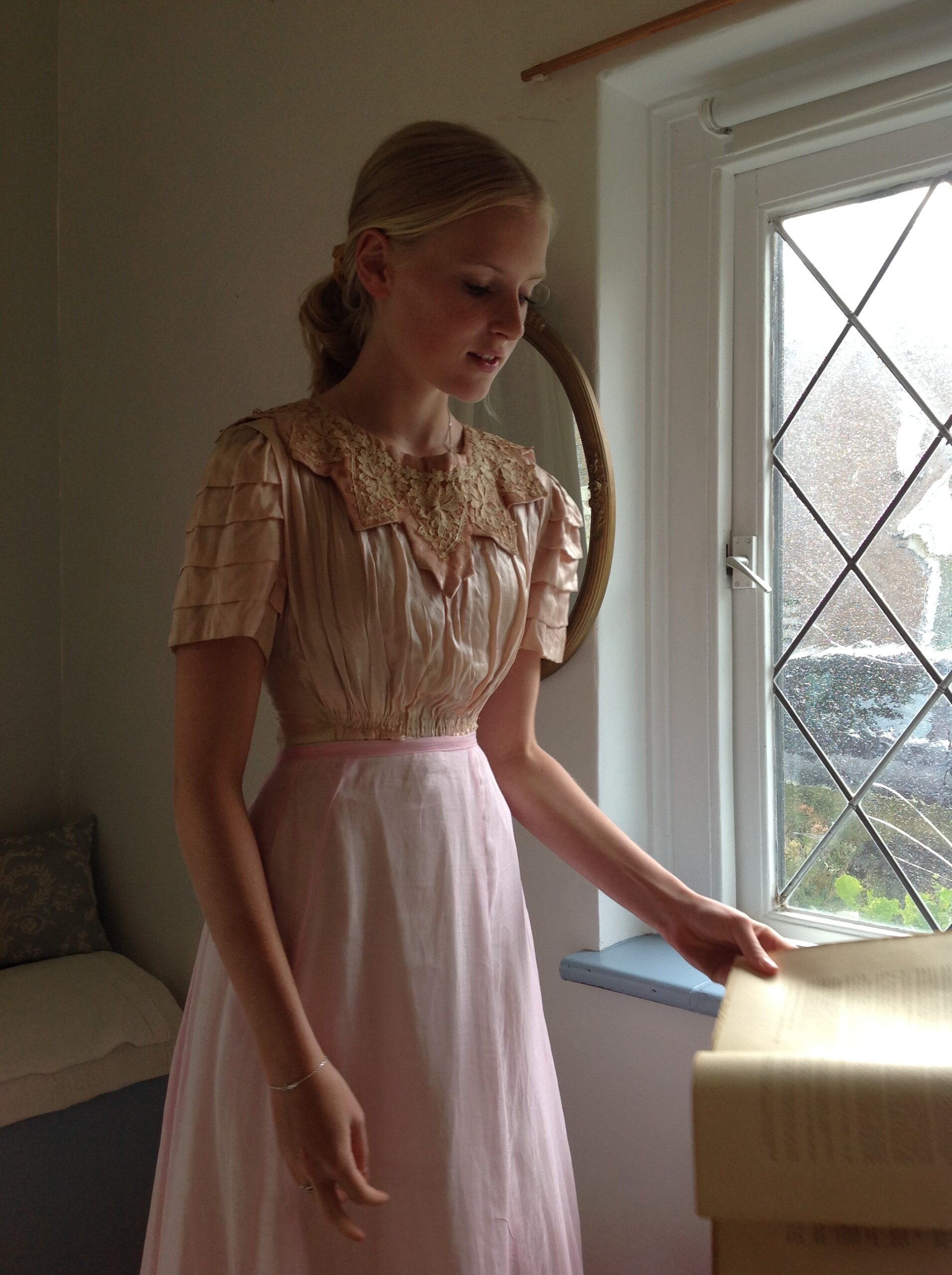 1870s Silk and Lace Bodice Blouse - Image 3