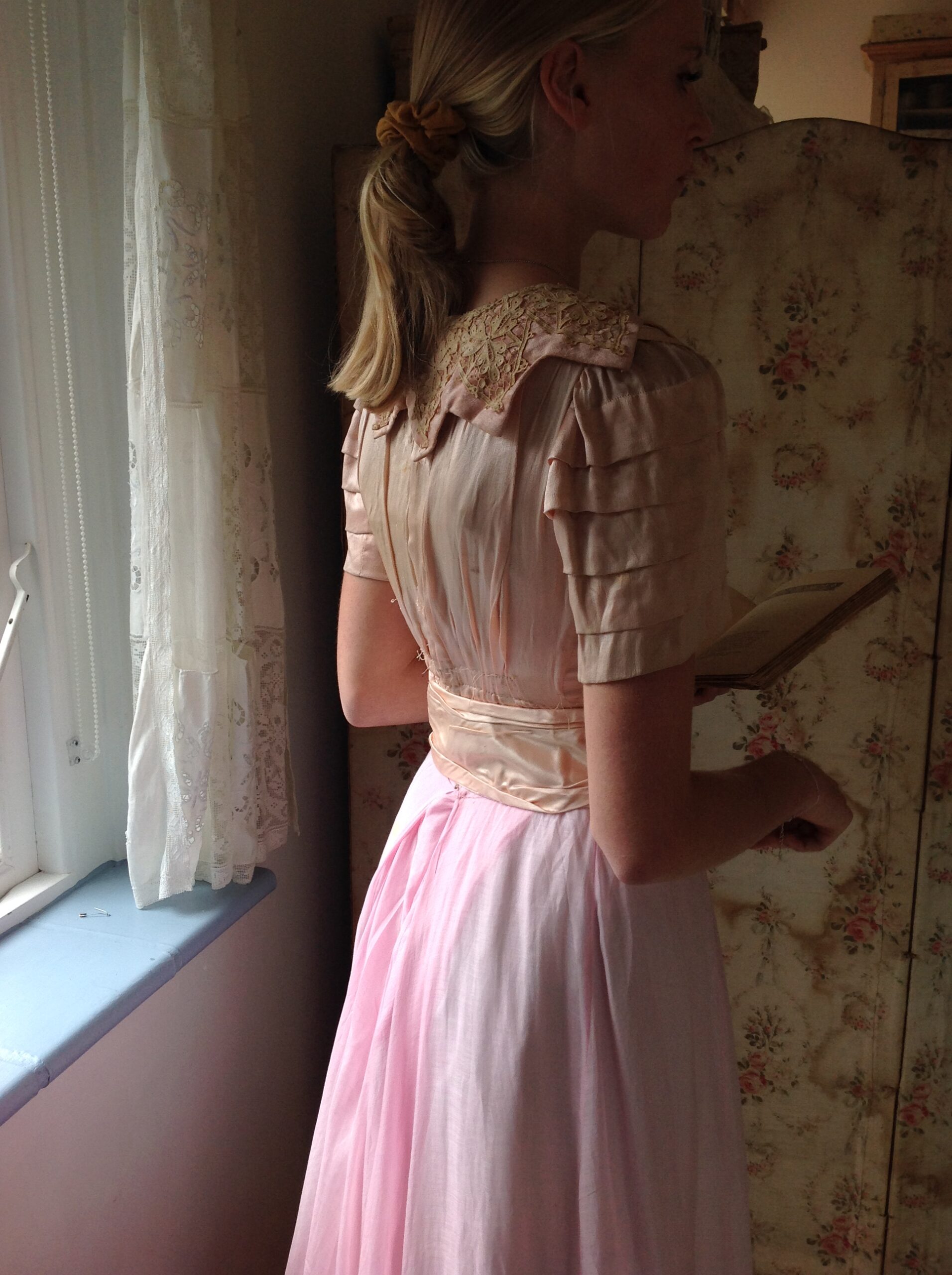 1870s Silk and Lace Bodice Blouse - Image 6