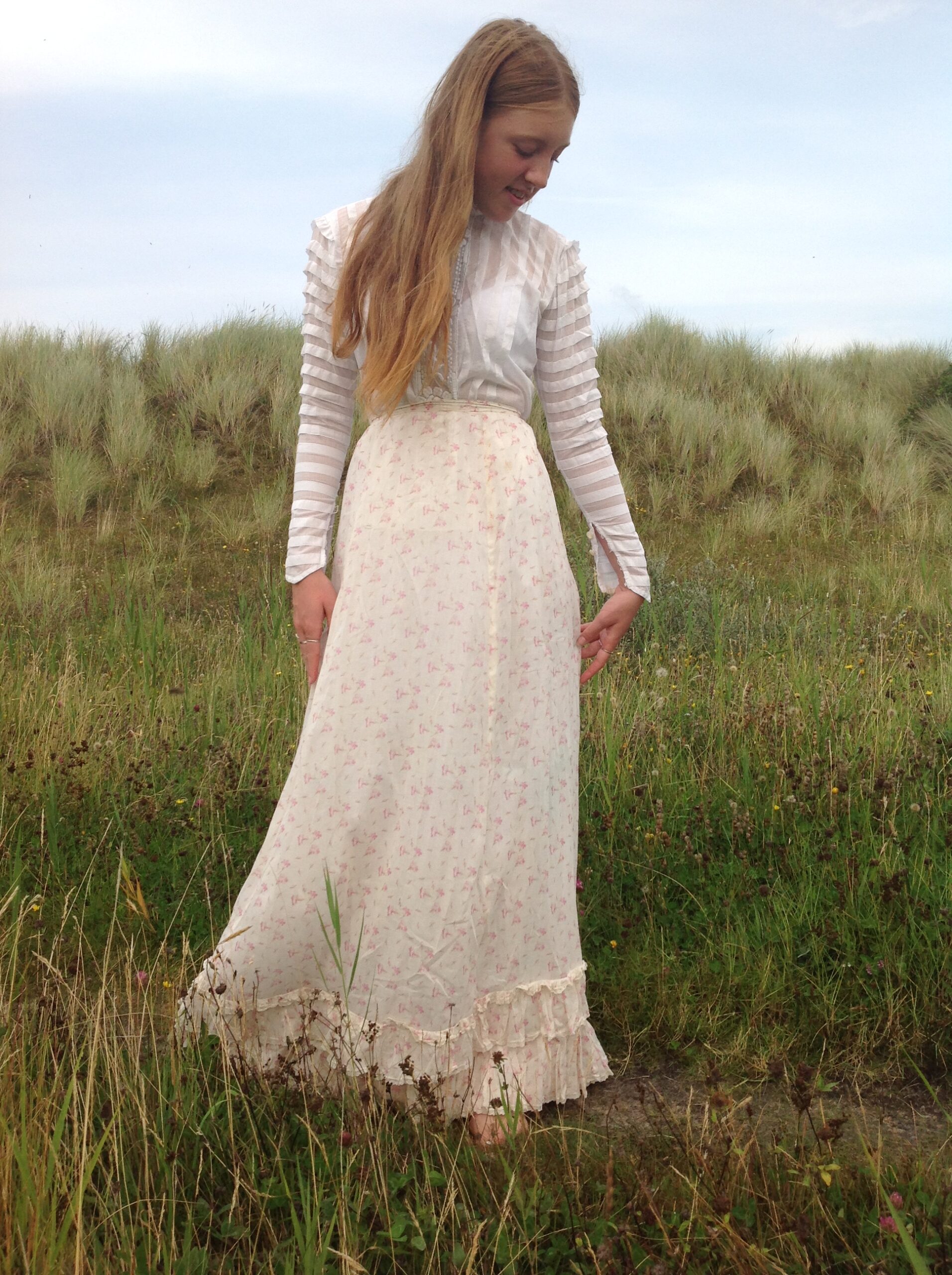 1890s Calico Print Summer Skirt - Image 2