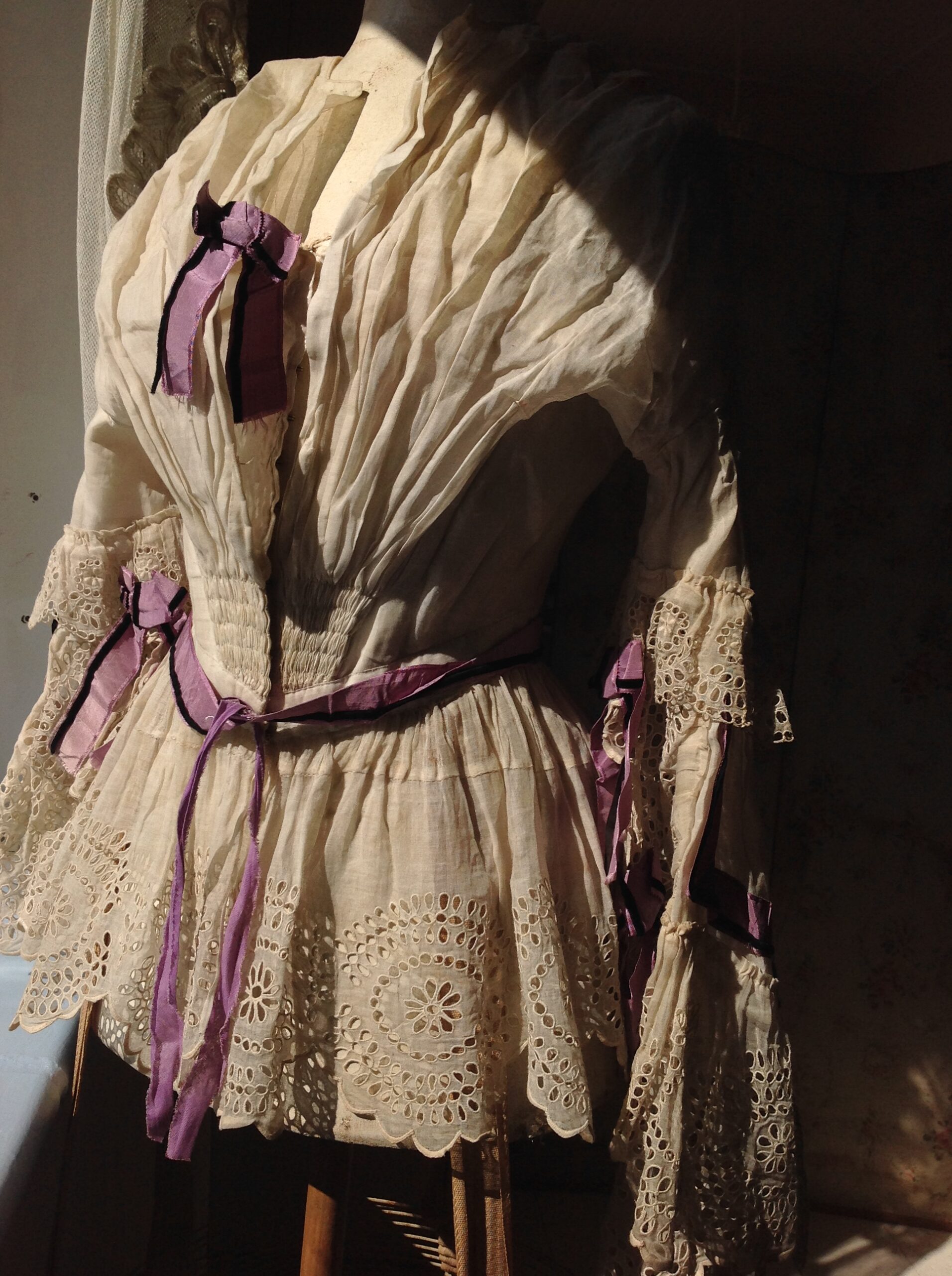 Antique Bodice / Jacket from the 1840s - Image 2