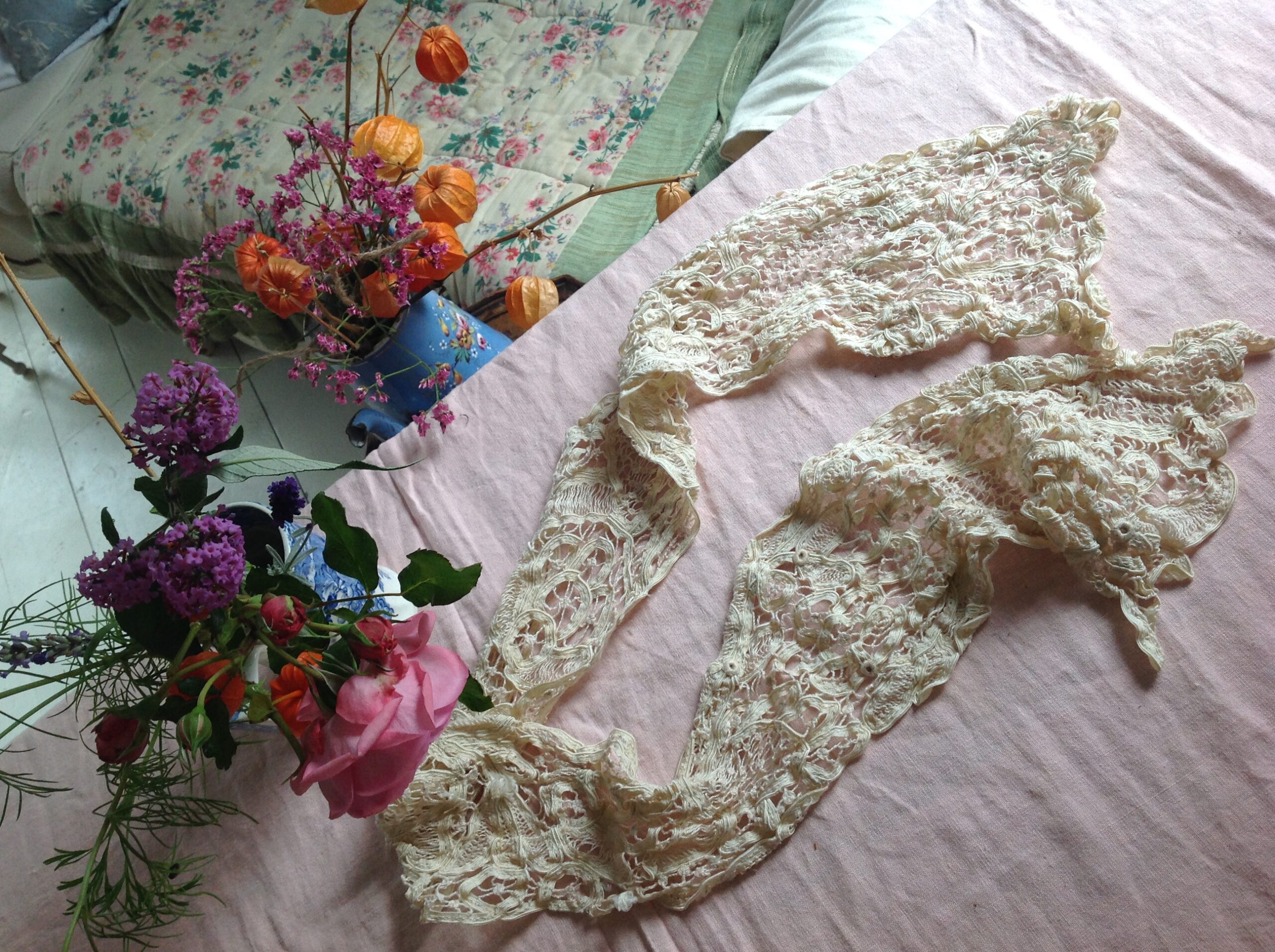 Cream White Wool Victorian Dress from the 1900s - Image 10