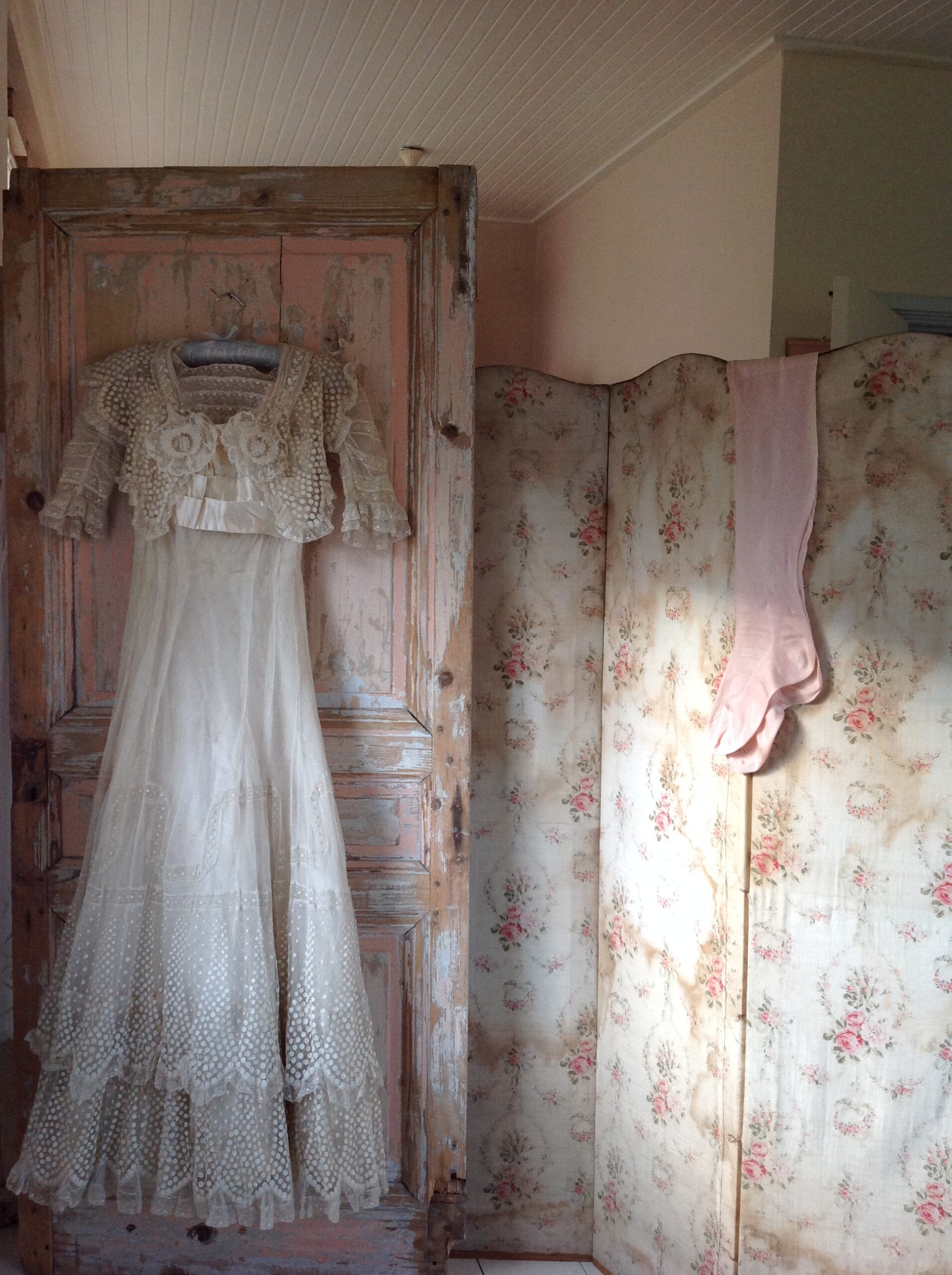 Amazing Silk and Tulle Lace Edwardian Wedding Gown - Image 7