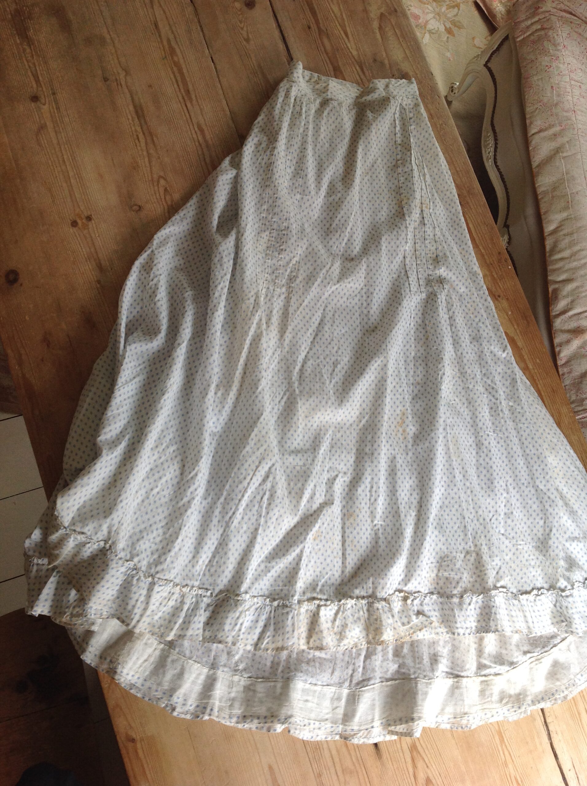 1910s Linen Blue Calico Print Antique Skirt - Image 10