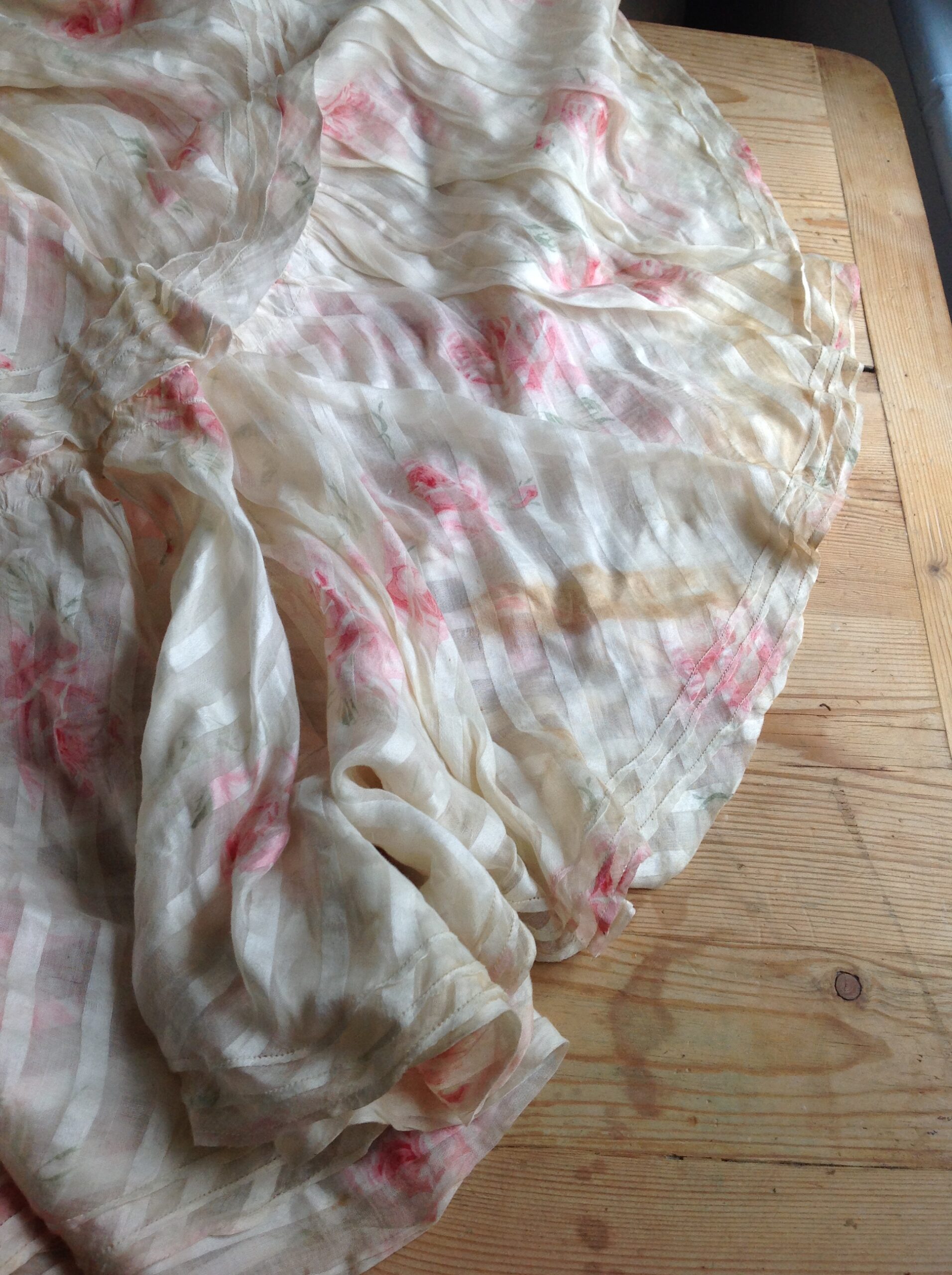 1890s Antique Floral Skirt - Image 9